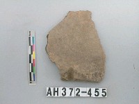 藏品(灰褐色細砂陶片)的圖片